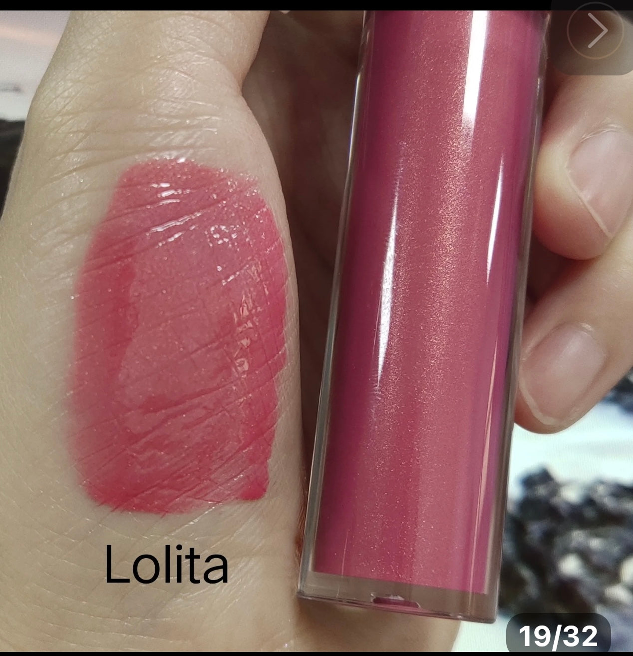 Long lasting lipgloss