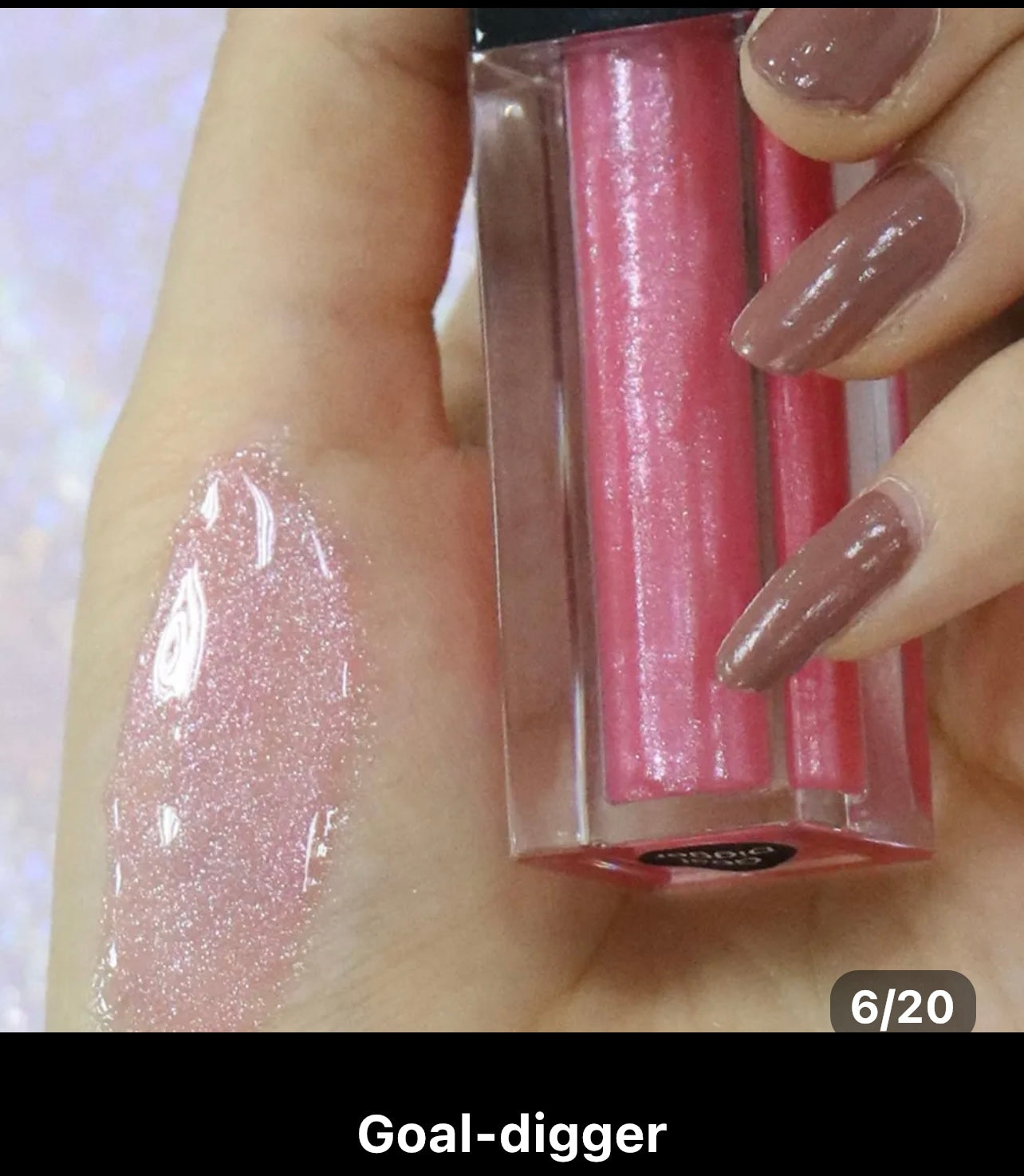 Long lasting lipgloss